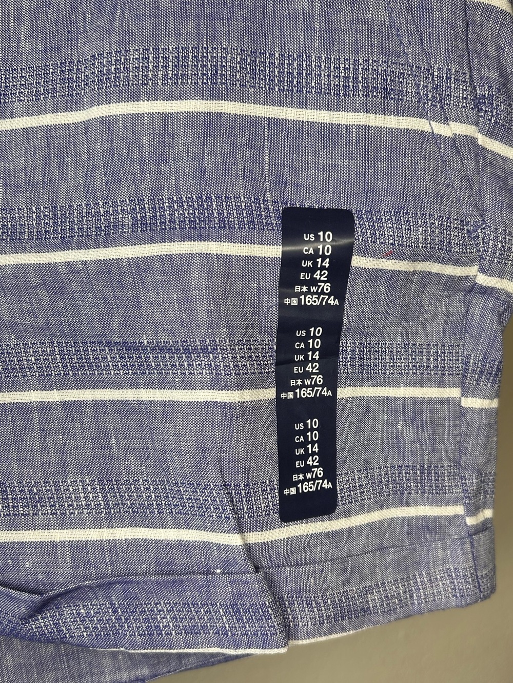 GAP Linen-Blend Shorts, indigo/white horizontal striped, button closure, size 10 - Picture 2 of 7